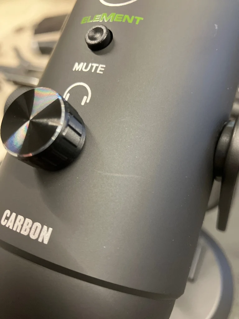 EM-CARBON - Stock B
