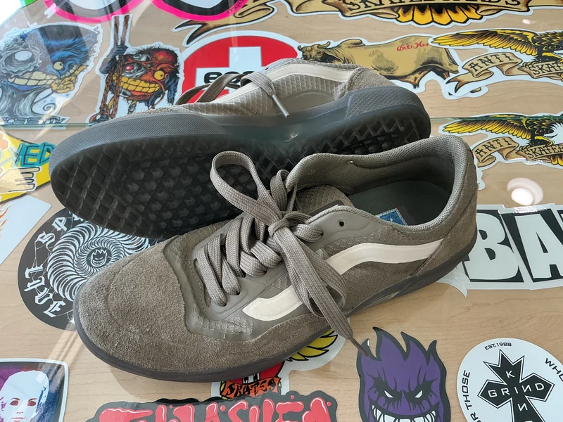 Vans A.V.E Grey
