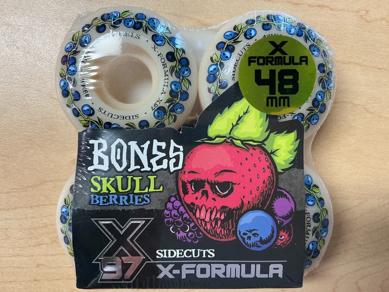 Bones Wheels X97 Skull Berries