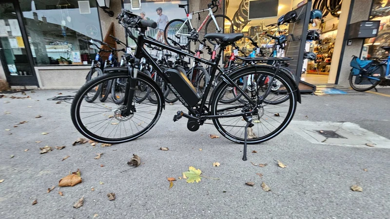 Merida vélo électrique E-CROSSWAY 100 avec moteur Bafang 500w VAE