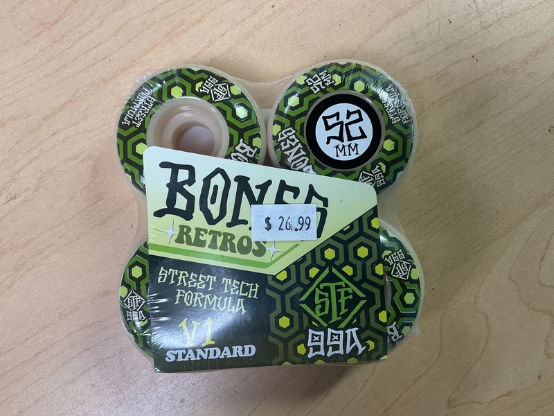 Bones Retros V1 52mm 99A 4pk