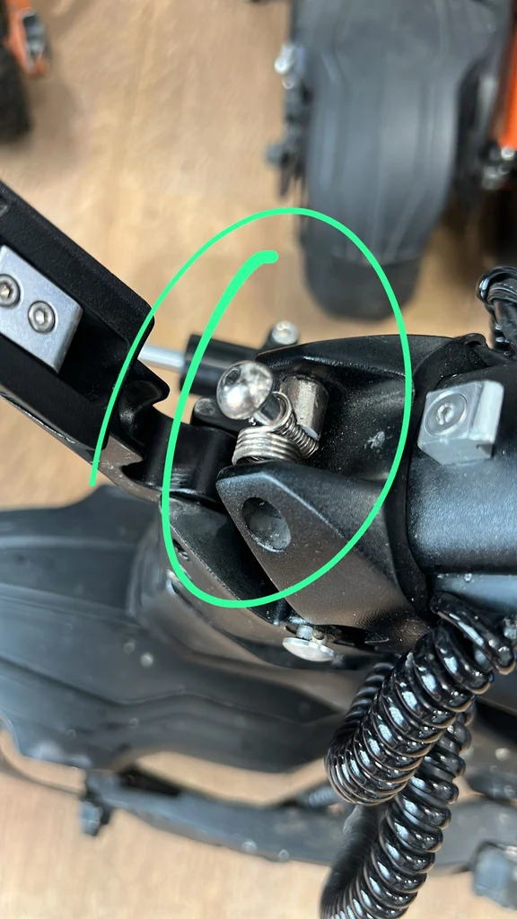 Vis Levier du Système de Pliage V2 TEVERUN FIGHTER 10 & 10+ & 11 & 11+ & SUPREME & 7260R