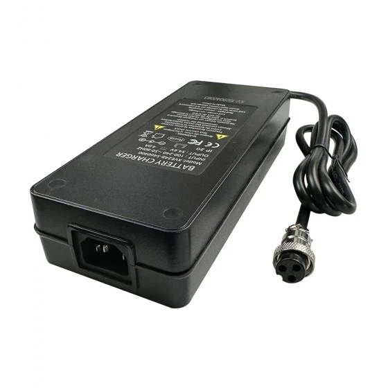 Chargeur 48V - 54.6V / 4A (Connecteur GX16-3p)